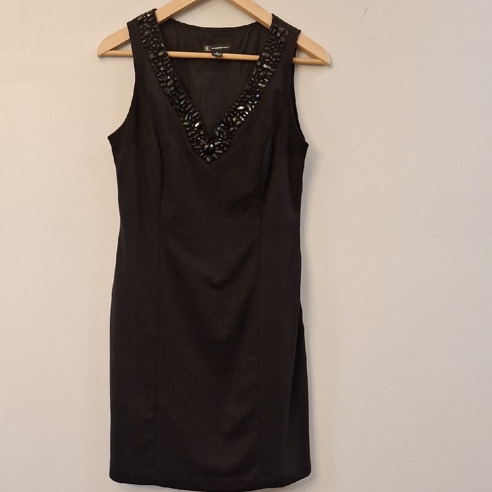 Elegant Black Sleeveless Dress